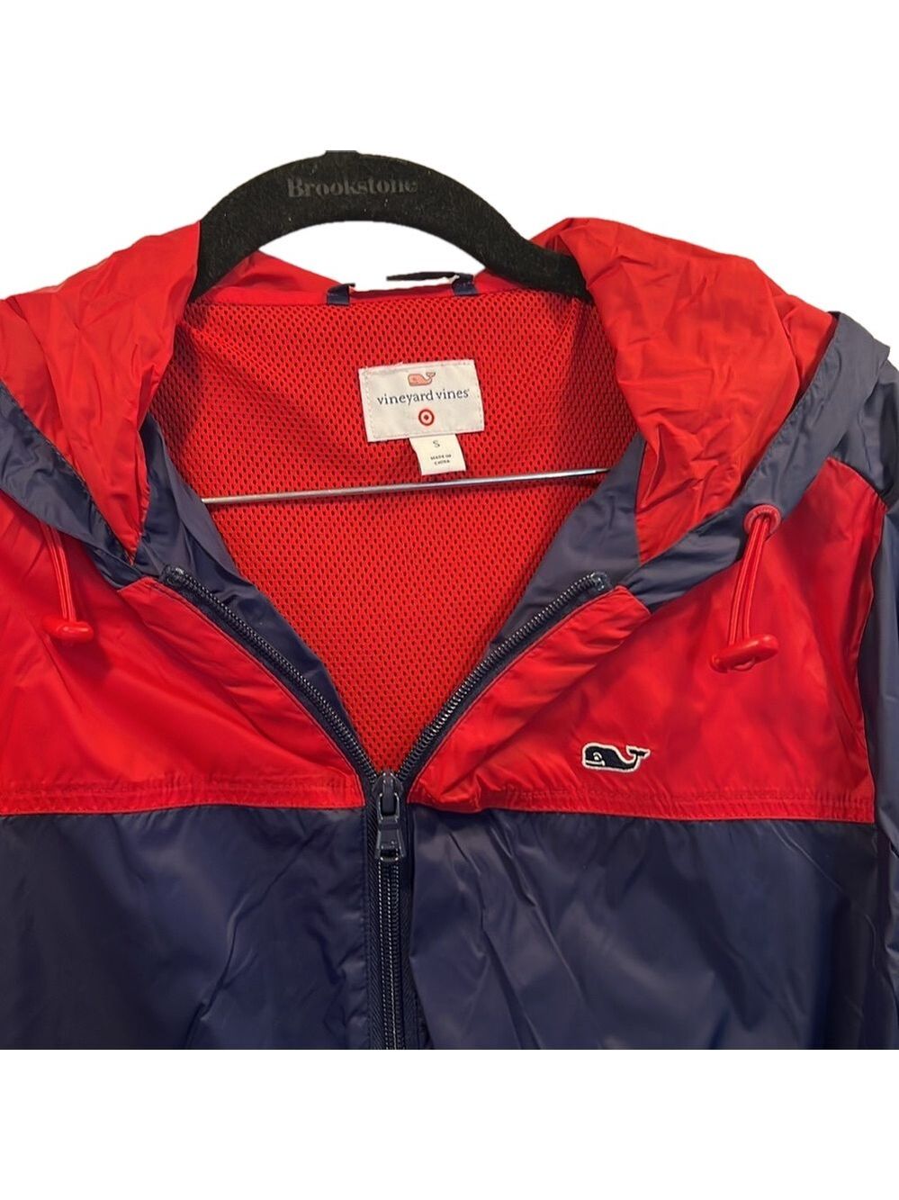 Vineyard Vines WindbreakerJacket, Size S, PTP 22”, Length 29”, Pockets, Hood